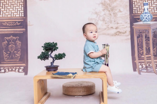 黄石宝宝头睡扁了 黄石宝宝头睡扁了